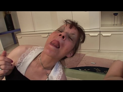 ❤️ Twee oumas en een oupa het 'n drietal ❤️ Tuisgemaakte pornografie by ons ❌❤